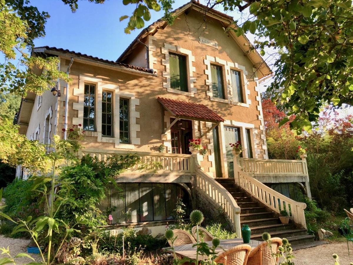Villa Leovil Saint-Pompont Exteriör bild